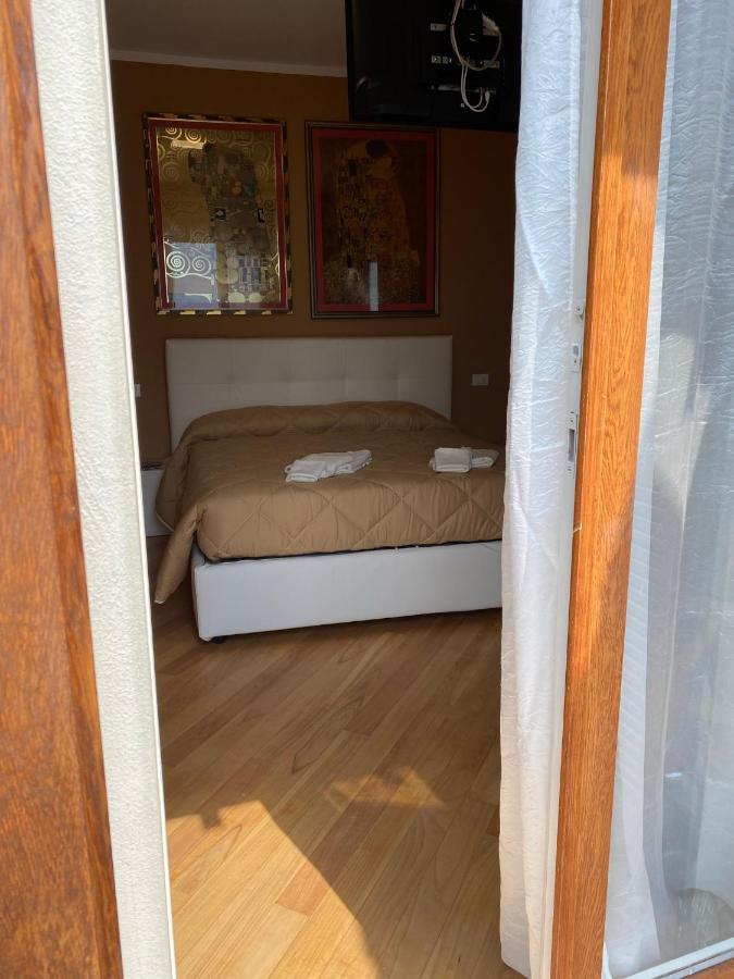 Villa Castello Only Room Limone sul Garda Exterior photo